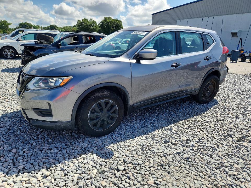 NISSAN ROGUE 2018 with VIN KNMAT2MT5JP582827 - Photo from auction