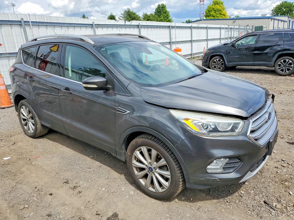 Photo 4 from auction – 2017 FORD ESCAPE with VIN 1FMCU9JDXHUC97642