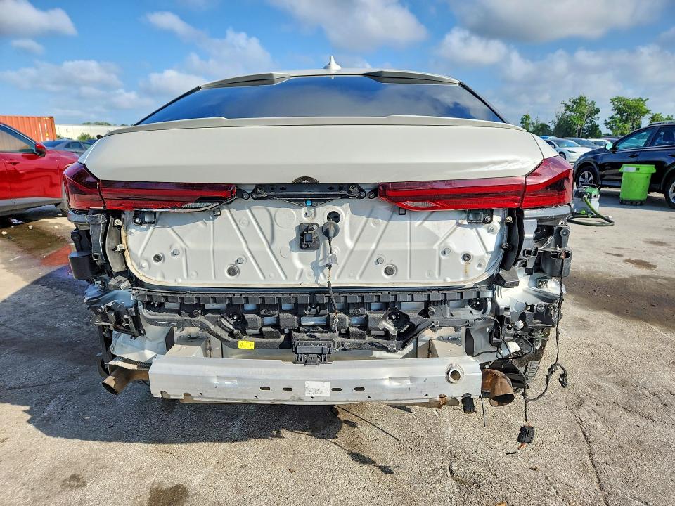 Photo 6 from auction – 2023 BMW X6 with VIN 5UXCY6C09P9R79459