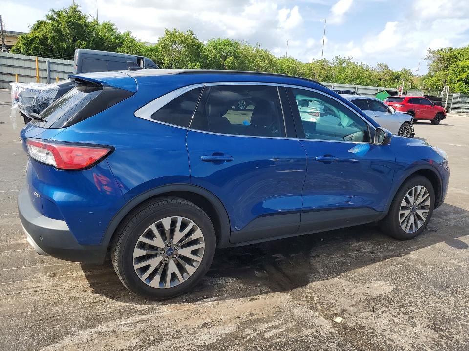 Photo 3 from auction – 2022 FORD ESCAPE with VIN 1FMCU9DZ0NUA14944