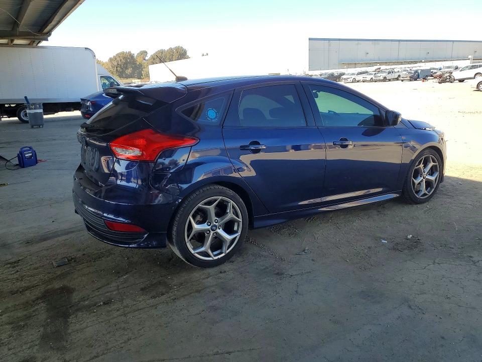 Photo 3 from auction – 2016 FORD FOCUS with VIN 1FADP3L93GL362976