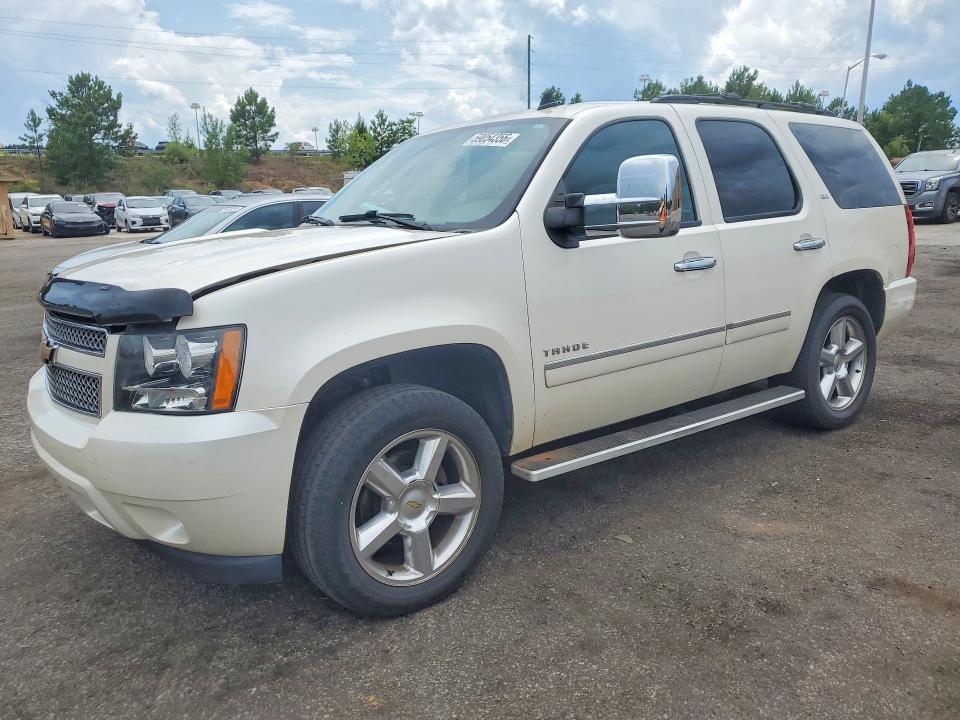 CHEVROLET TAHOE 2013 with VIN 1GNSCCE02DR332928 - Photo from auction