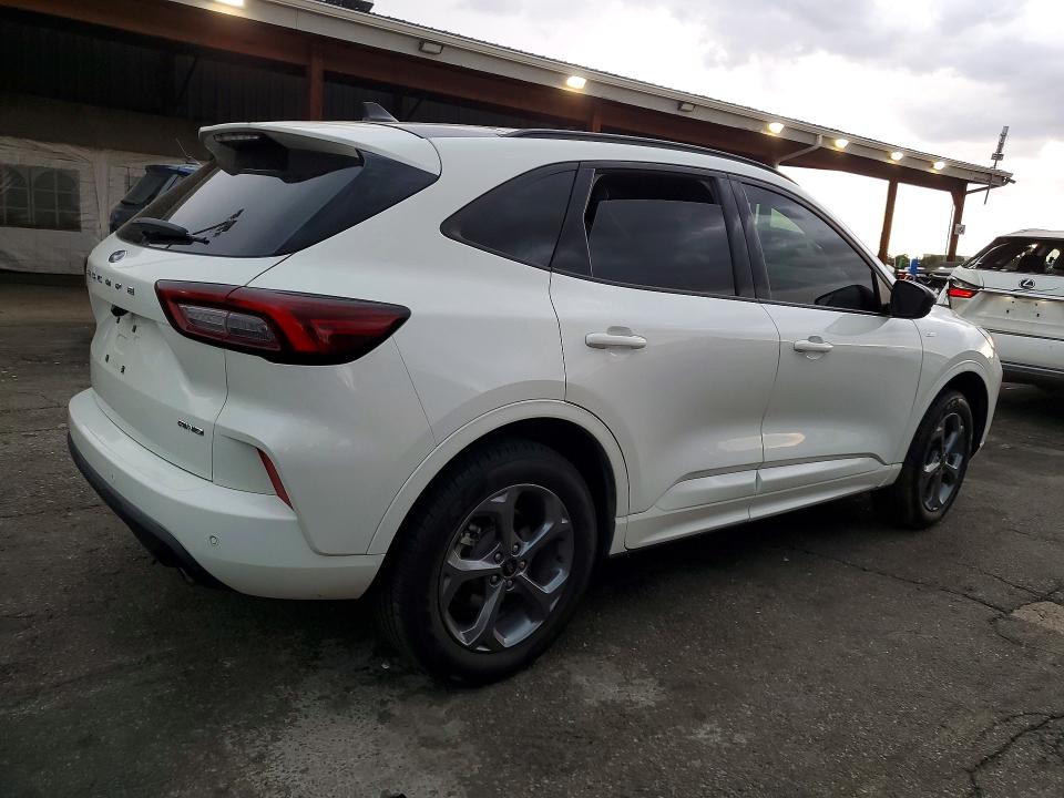 Photo 3 from auction – 2024 FORD ESCAPE with VIN 1FMCU9MN4RUA58142