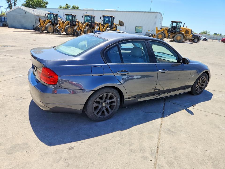 Photo 3 from auction – 2007 BMW 328 with VIN WBAVC53557FZ73011