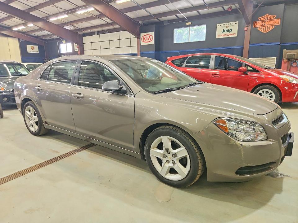 Photo 4 from auction – 2011 CHEVROLET MALIBU with VIN 1G1ZB5E13BF120917