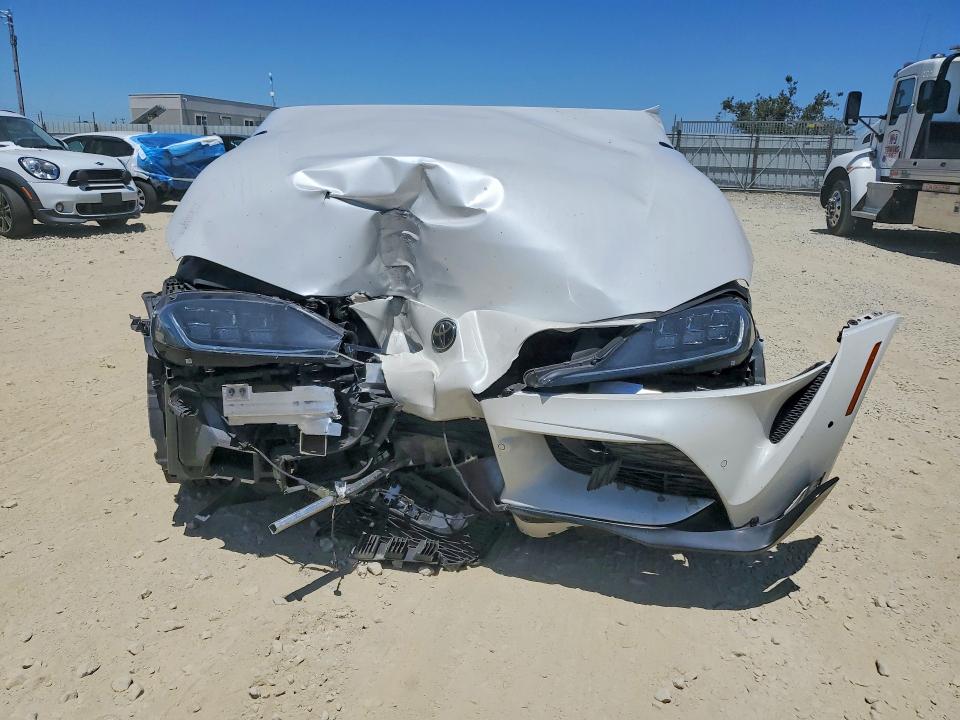 Photo 5 from auction – 2021 TOYOTA GR SUPRA with VIN WZ1DB2C02MW039261