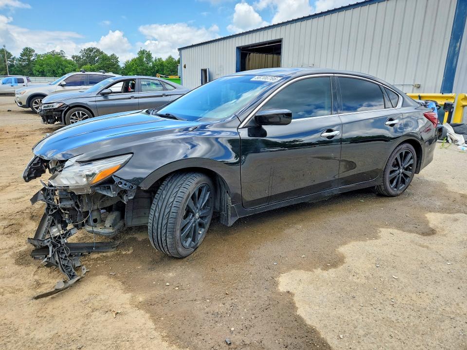 NISSAN ALTIMA 2017 with VIN 1N4AL3AP2HC491261 - Photo from auction