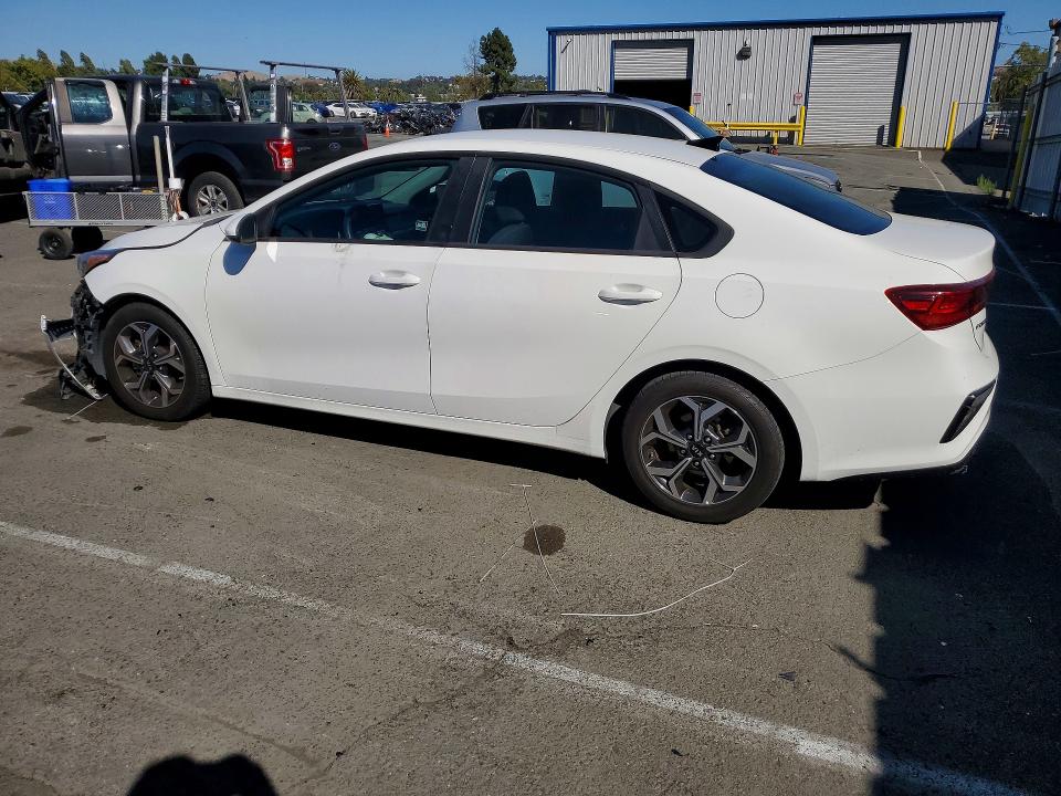 Photo 2 from auction – 2021 KIA FORTE with VIN 3KPF24AD9ME302414