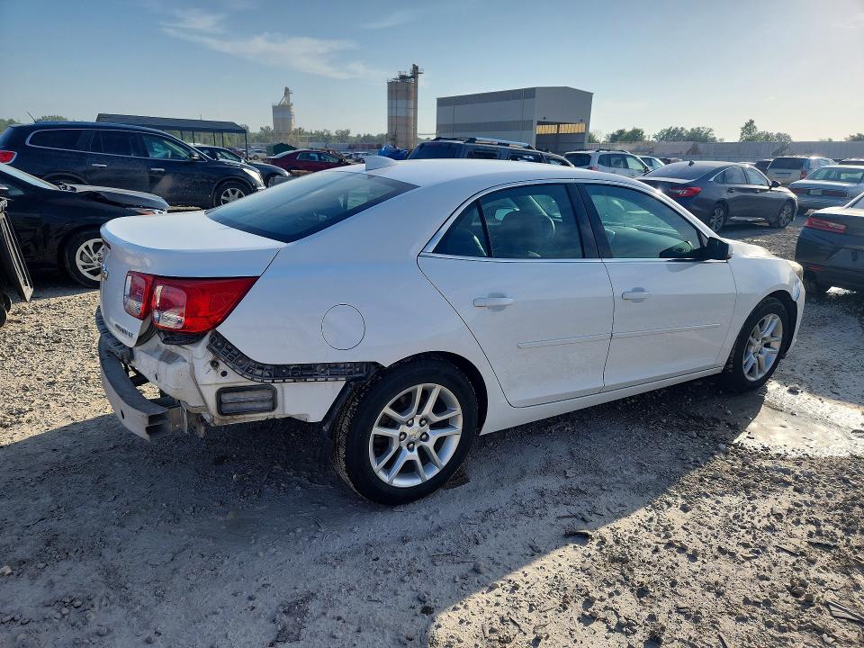 Photo 3 from auction – 2015 CHEVROLET MALIBU with VIN 1G11C5SL8FF241481