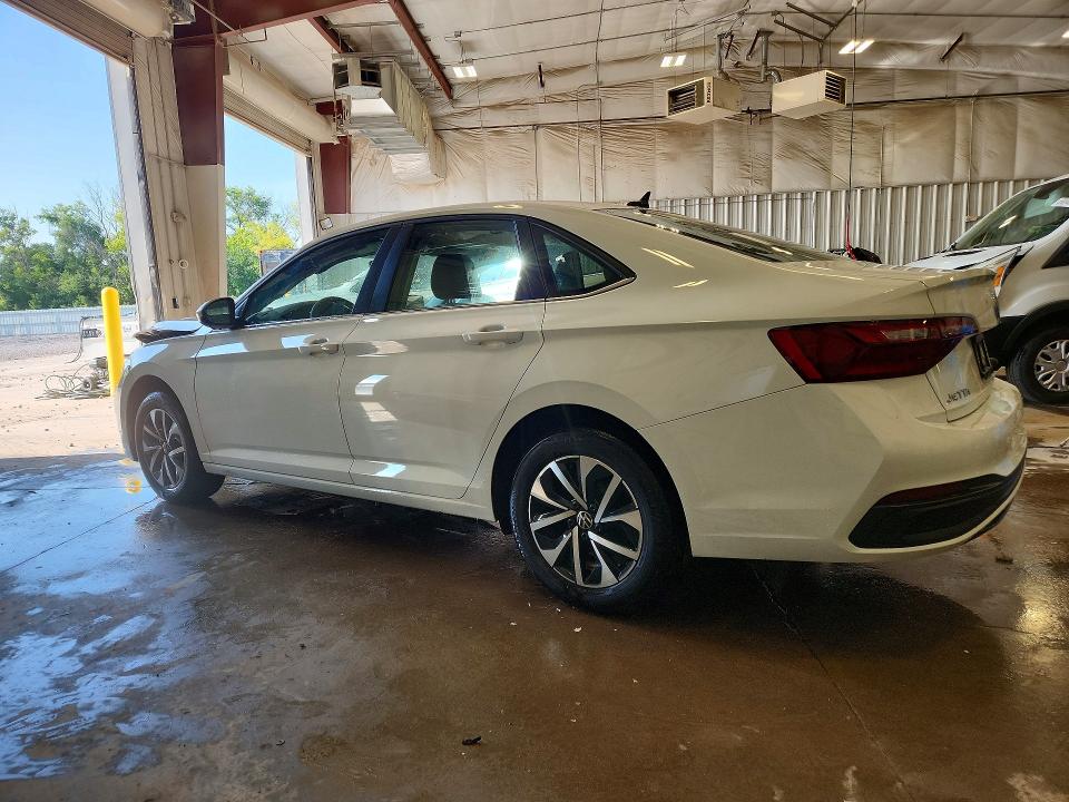 Photo 2 from auction – 2023 VOLKSWAGEN JETTA with VIN 3VW5M7BU4PM051038