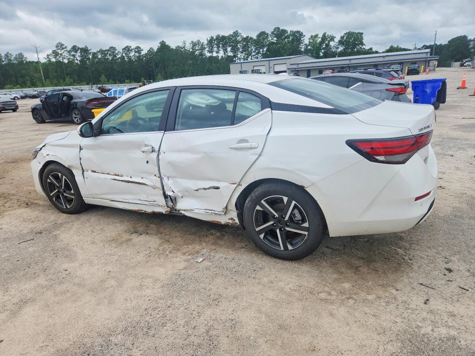 Photo 2 from auction – 2015 NISSAN SENTRA with VIN 3N1AB8CV1RY343832
