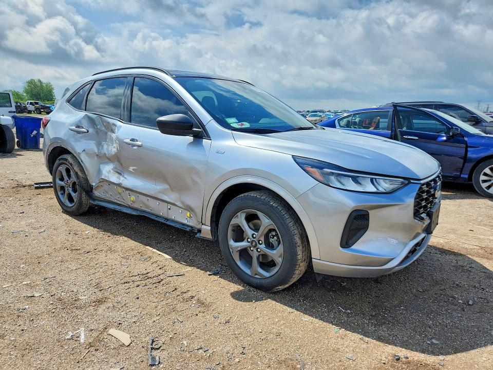 Photo 4 from auction – 2023 FORD ESCAPE with VIN 1FMCU9MN1PUB43145