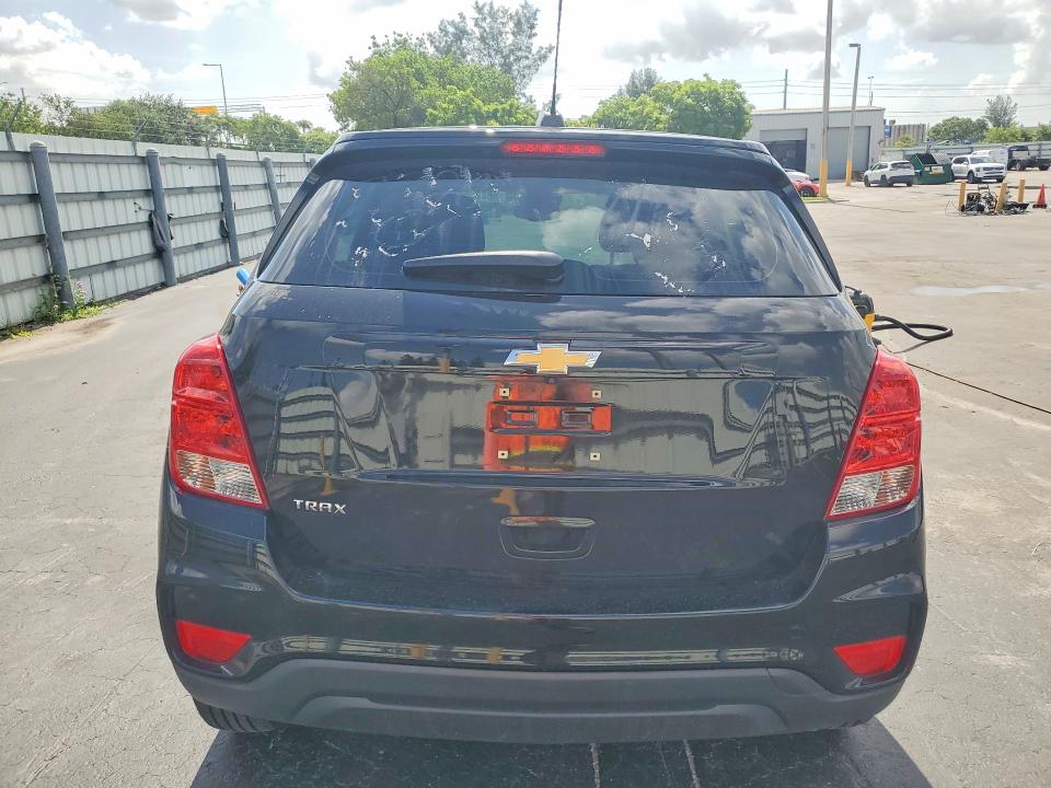 Photo 6 from auction – 2018 CHEVROLET TRAX with VIN 3GNCJKSB5JL417890
