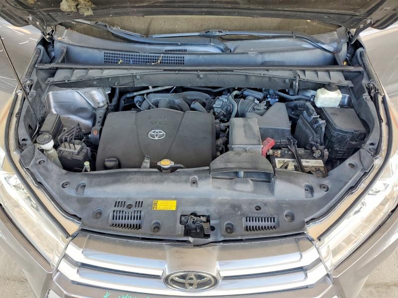 Photo 12 from auction – 2017 TOYOTA HIGHLANDER with VIN 5TDKZRFH7HS518454