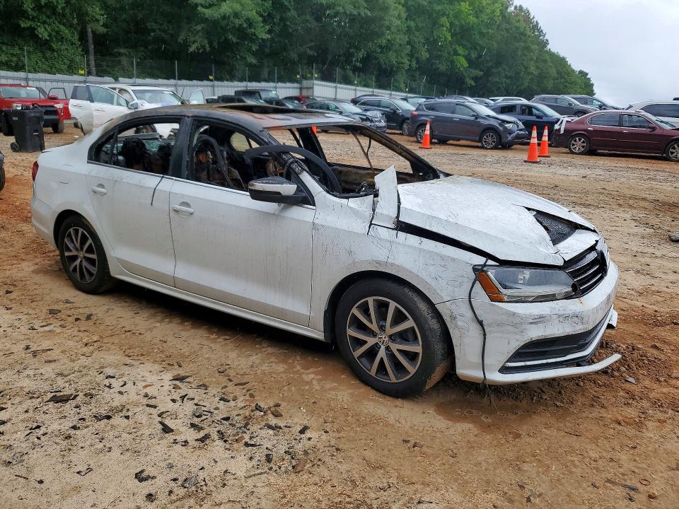 Photo 4 from auction – 2017 VOLKSWAGEN JETTA with VIN 3VWDB7AJ2HM294051