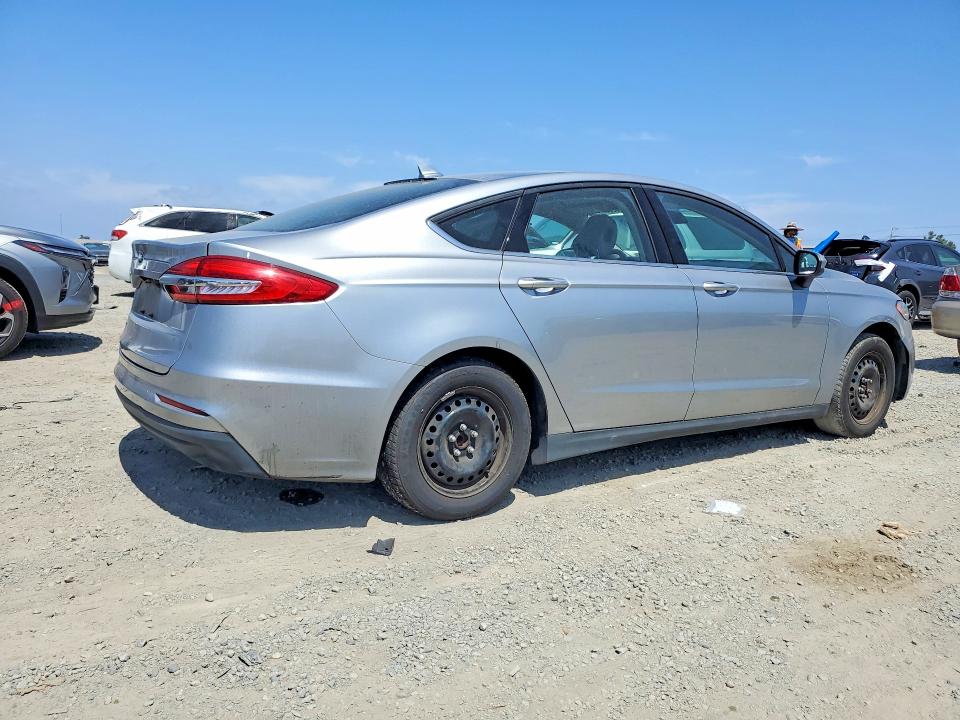 Photo 3 from auction – 2020 FORD FUSION with VIN 3FA6P0G71LR105374