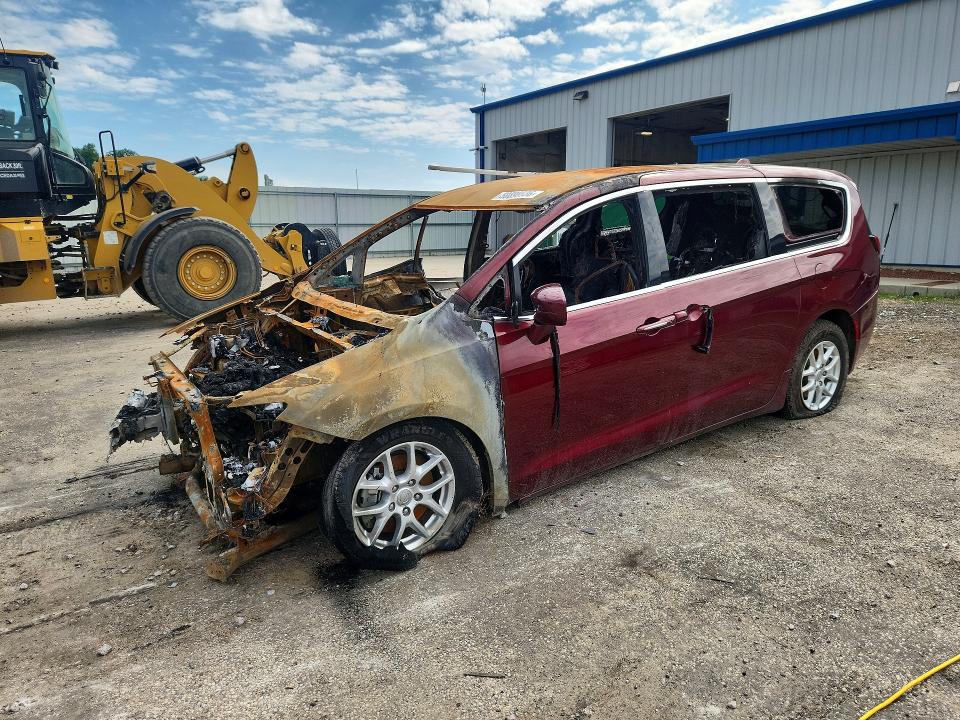 CHRYSLER PACIFICA 2020 with VIN 2C4RC1FG4LR281853 - Photo from auction
