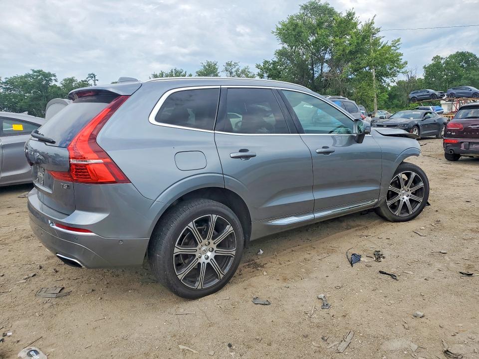 Photo 3 from auction – 2021 VOLVO XC60 with VIN YV4102RL1M1737752