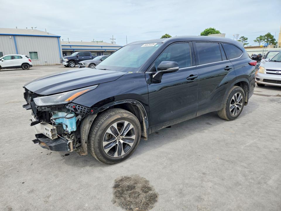TOYOTA HIGHLANDER 2022 with VIN 5TDGZRAH8NS538365 - Photo from auction