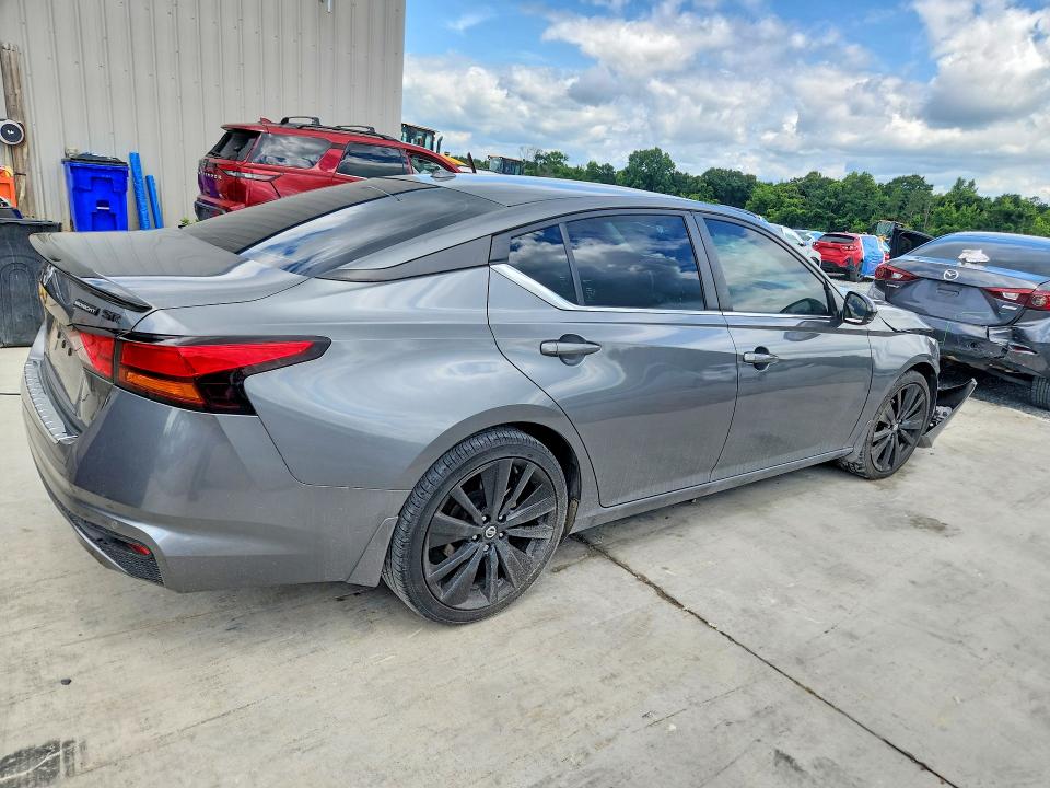 Photo 3 from auction – 2022 NISSAN ALTIMA with VIN 1N4BL4CV0NN326458