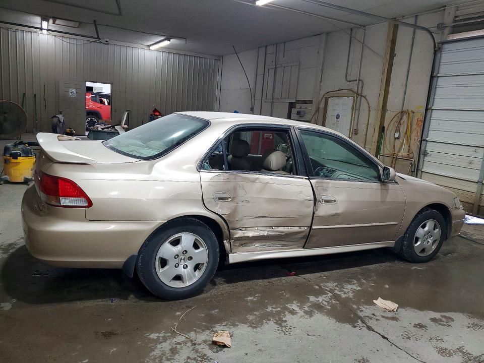 Photo 3 from auction – 2002 HONDA ACCORD with VIN 1HGCG16522A027359