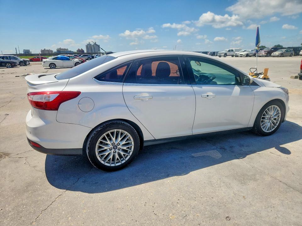 Photo 3 from auction – 2013 FORD FOCUS with VIN 1FADP3J26DL251193