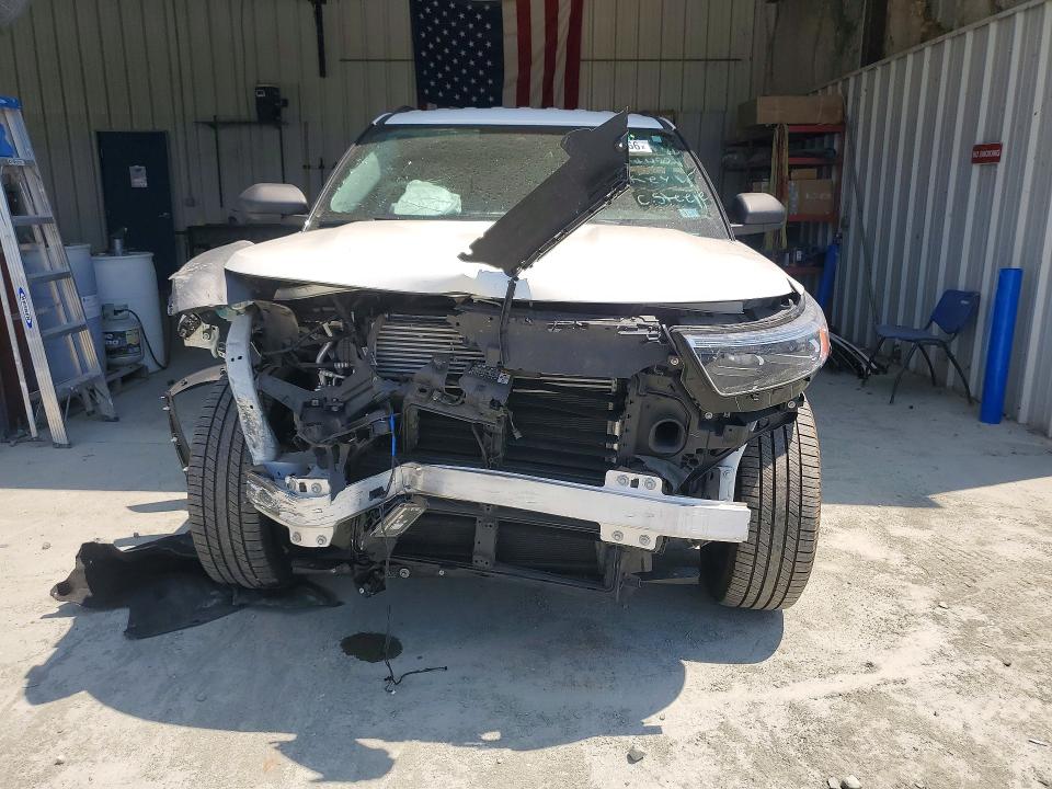 Photo 5 from auction – 2022 FORD EXPLORER with VIN 1FMSK8DH4NGB94902