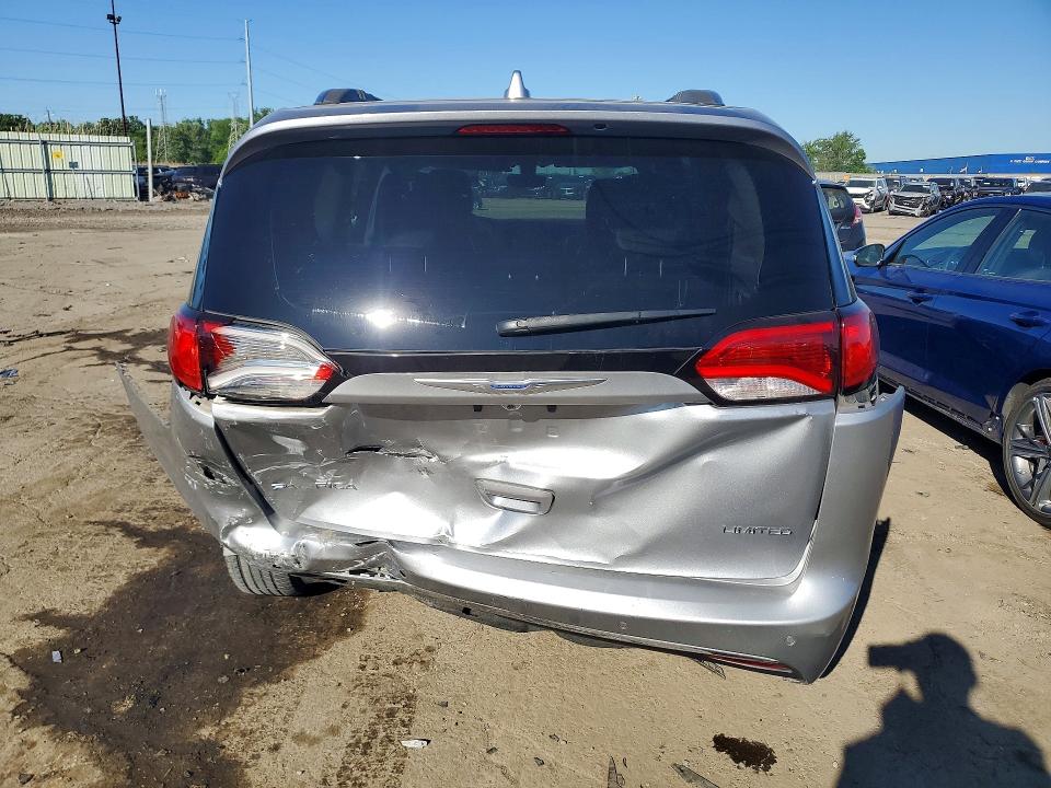 Photo 6 from auction – 2018 CHRYSLER PACIFICA with VIN 2C4RC1GG2JR232856