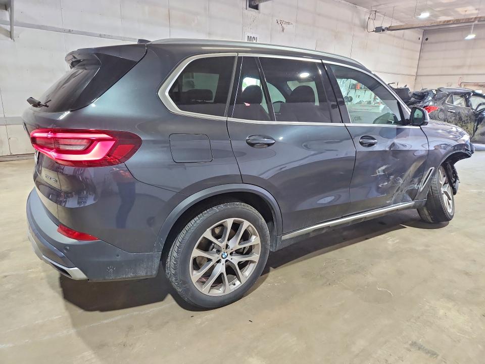 Photo 3 from auction – 2021 BMW X5 with VIN 5UXCR6C05M9G95614