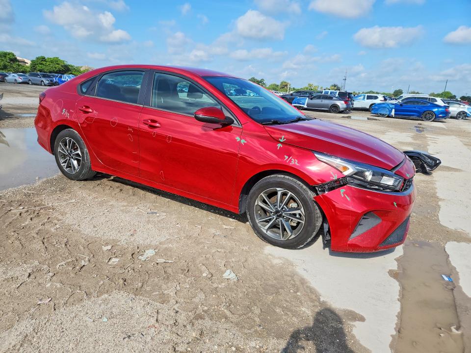 Photo 4 from auction – 2022 KIA FORTE with VIN 3KPF24AD3NE444209