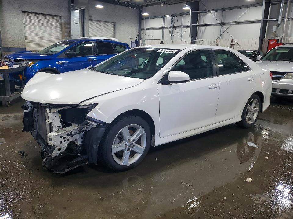 TOYOTA CAMRY 2014 with VIN 4T1BF1FKXEU325935 - Photo from auction