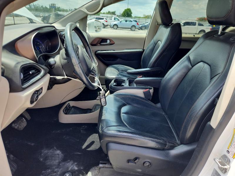 Photo 7 from auction – 2017 CHRYSLER PACIFICA with VIN 2C4RC1BG2HR593019