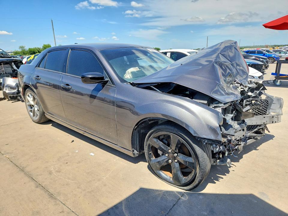 Photo 4 from auction – 2020 CHRYSLER 300 with VIN 2C3CCAAG5LH175676