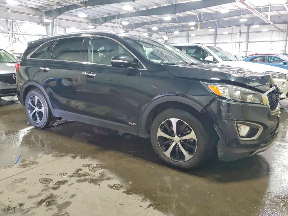 Photo 4 from auction – 2017 KIA SORENTO with VIN 5XYPHDA18HG252655