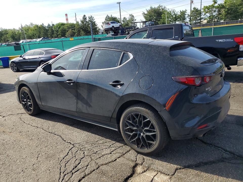 Photo 2 from auction – 2021 MAZDA 3 with VIN JM1BPBJY5M1403461