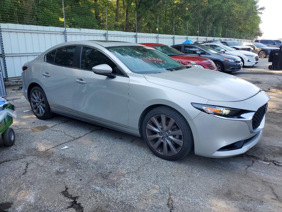 Photo 4 from auction – 2022 MAZDA 3 with VIN JM1BPBCL6N1500221