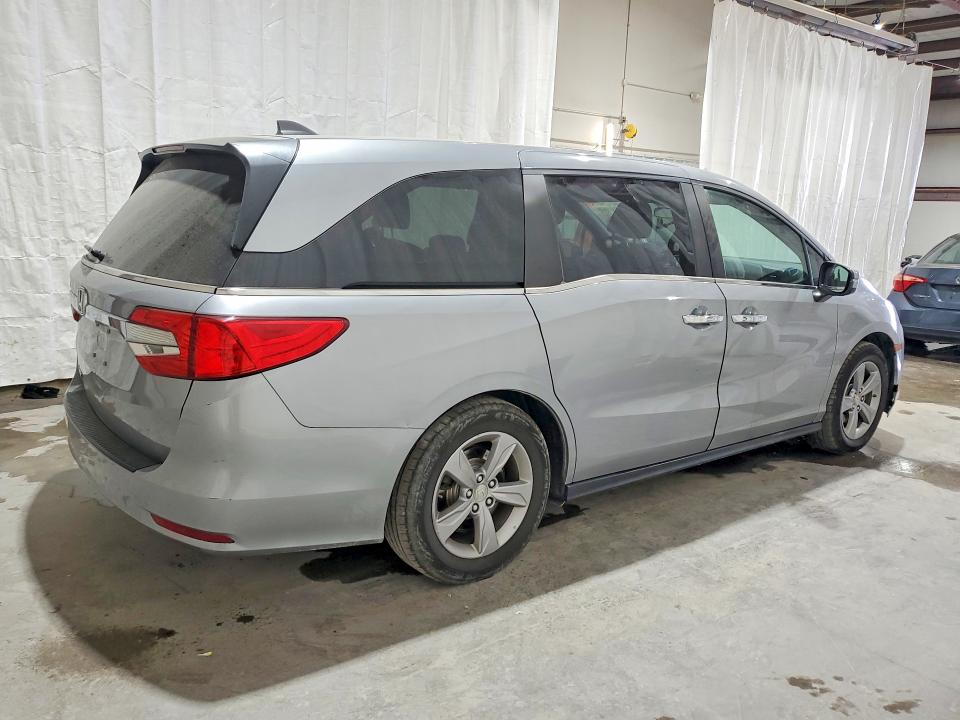 Photo 3 from auction – 2018 HONDA ODYSSEY with VIN 5FNRL6H57JB066615