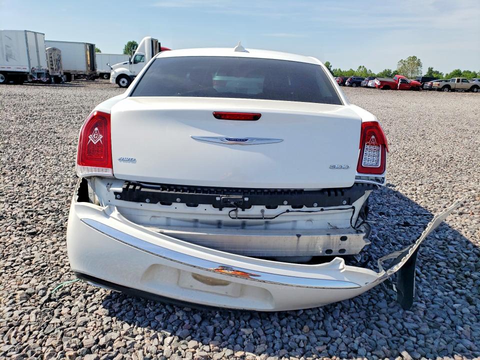 Photo 6 from auction – 2019 CHRYSLER 300 with VIN 2C3CCAKG0KH649109