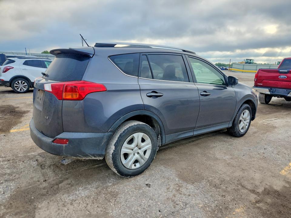 Photo 3 from auction – 2015 TOYOTA RAV4 with VIN JTMZFREV7FJ059595