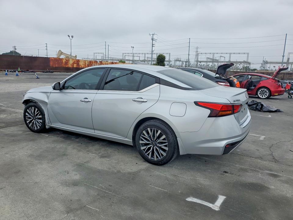 Photo 2 from auction – 2023 NISSAN ALTIMA with VIN 1N4BL4DV3PN381696