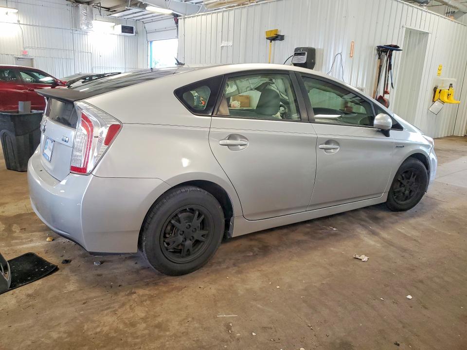Photo 3 from auction – 2015 TOYOTA PRIUS with VIN JTDKN3DU5F0425487