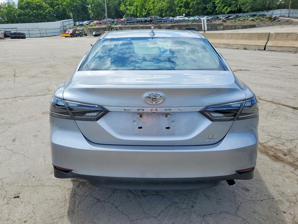 Photo 6 from auction – 2022 TOYOTA CAMRY with VIN 4T1C11BK5NU055795