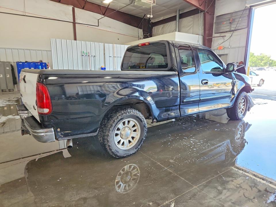 Photo 3 from auction – 2002 FORD F150 with VIN 2FTRX17WX2CA87078