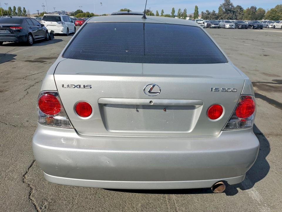 Photo 6 from auction – 2002 LEXUS IS with VIN JTHBD192720059510