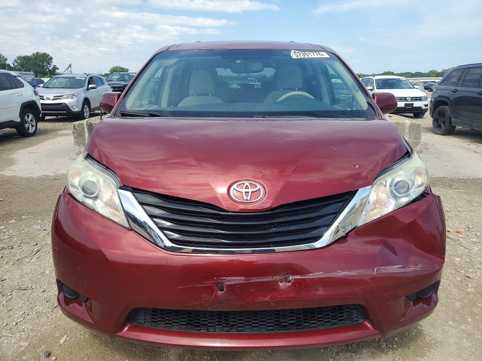 Photo 5 from auction – 2012 TOYOTA SIENNA with VIN 5TDKK3DCXCS275028