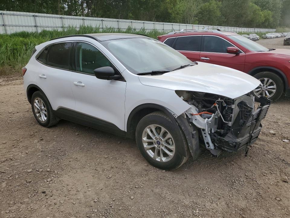 Photo 4 from auction – 2022 FORD ESCAPE with VIN 1FMCU9BZ0NUA86858