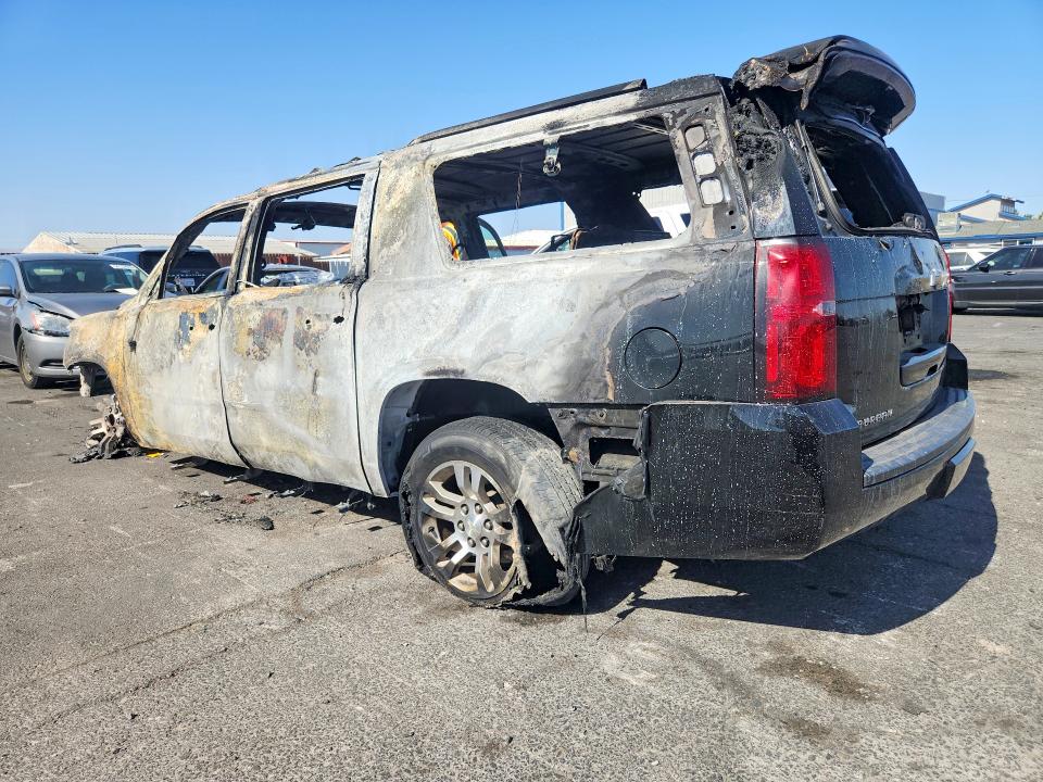 Photo 2 from auction – 2016 CHEVROLET SUBURBAN with VIN 1GNSKHKC3GR328664