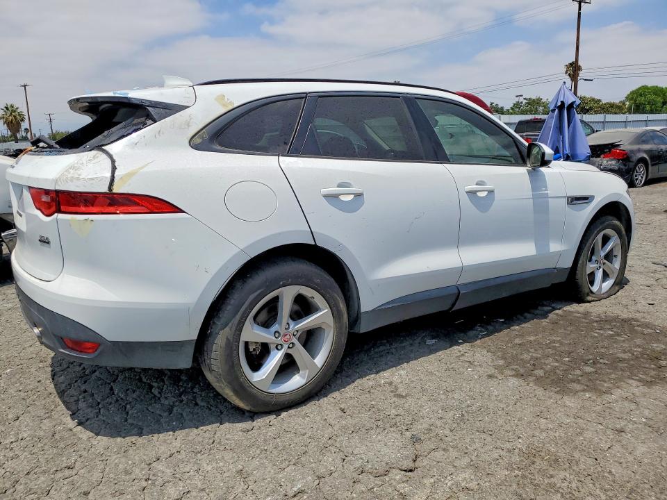 Photo 3 from auction – 2017 JAGUAR F-PACE with VIN SADCJ2BV9HA493007