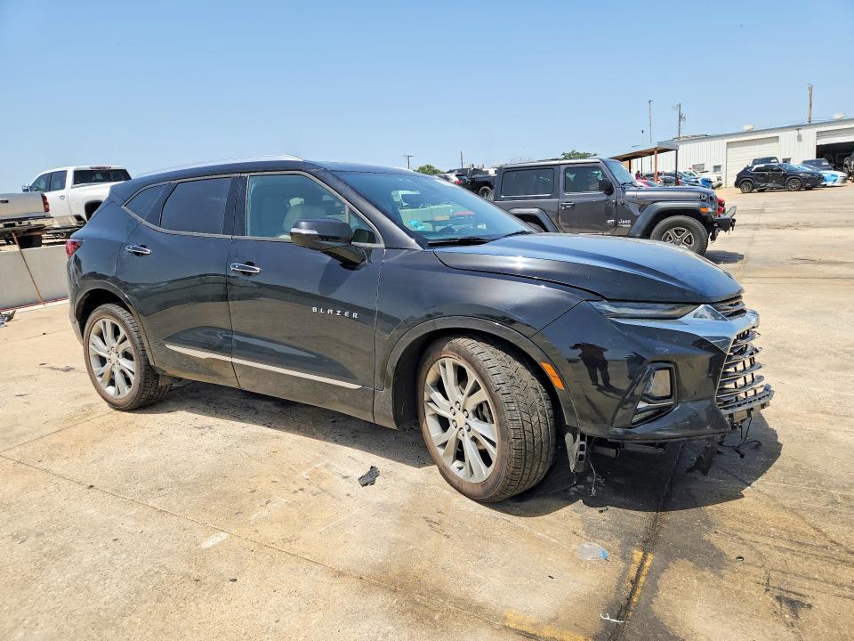 Photo 4 from auction – 2019 CHEVROLET BLAZER with VIN 3GNKBKRS6KS689533