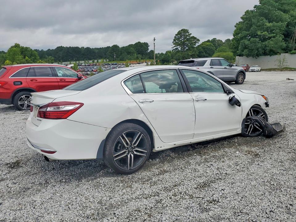 Photo 3 from auction – 2016 HONDA ACCORD with VIN 1HGCR2F56GA161380